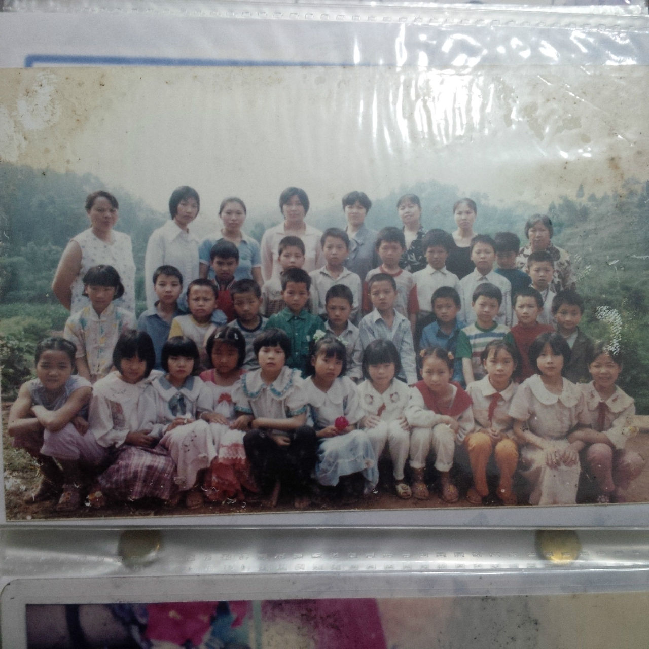2001年百支溪村小五年級畢業合影