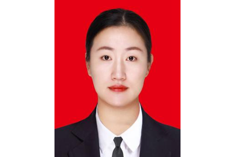 董新瑞