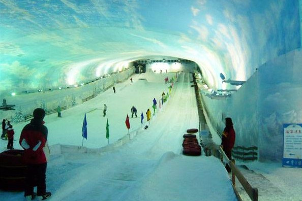 阿爾卑斯山室內滑雪場