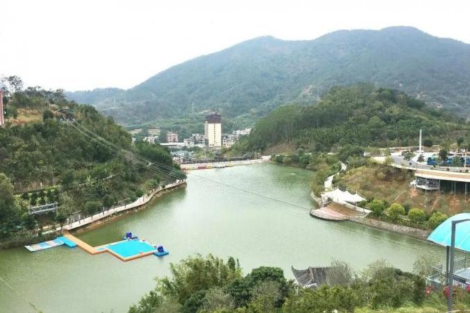 池洞村(廣東省茂名市信宜市池洞鎮下轄村) 池洞村(廣東省茂名市信宜市池洞鎮下轄村)