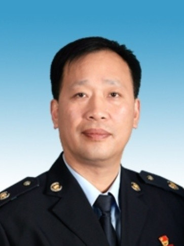 劉君(國家稅務總局丹東市稅務局黨委委員、副局長) 劉君(國家稅務總局丹東市稅務局黨委委員、副局長)