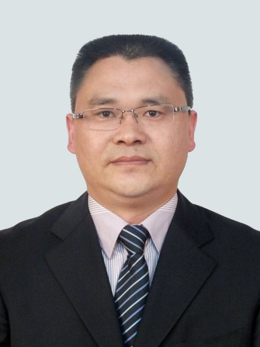 何永平(曲靖市政府扶貧辦公室綜合科科長) 何永平(曲靖市政府扶貧辦公室綜合科科長)