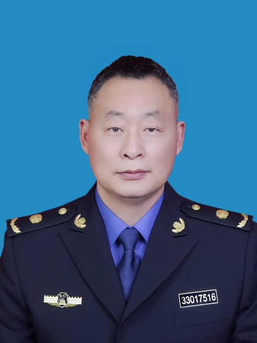 陳秋鴻(浙江省建德市綜合行政執法局黨組成員、副局長) 陳秋鴻(浙江省建德市綜合行政執法局黨組成員、副局長)