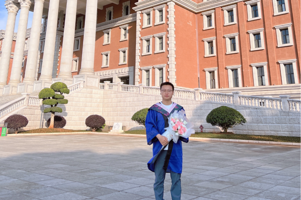 趙蒙(雲南大學經濟學院審計專業碩士研究生) 趙蒙(雲南大學經濟學院審計專業碩士研究生)
