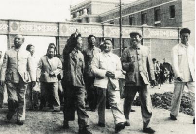 1958年，孫子源、鄧小平、李富春
