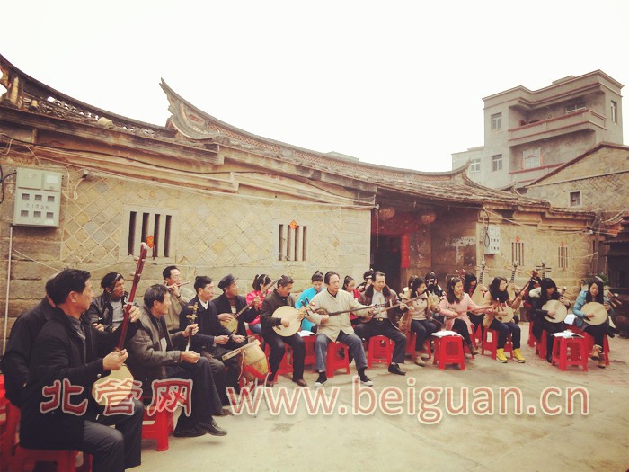 北管班學員參加新年祭拜劉永賴先師活動