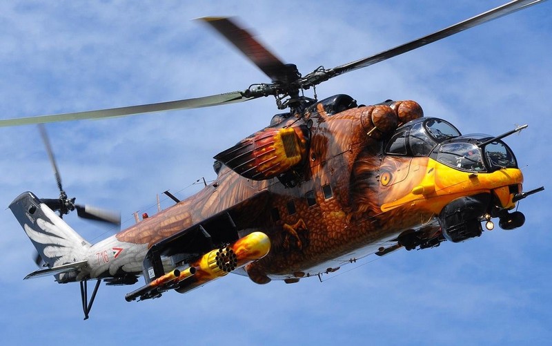 塗裝迷彩的米-24武裝直升機