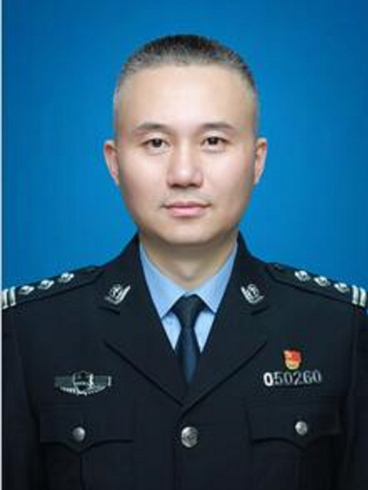 馮傑(江蘇省常州市天寧區政府黨組成員、副區長、區委政法委副書記(兼),常州市公安局天寧分局黨委書記、局長) 馮傑(江蘇省常州市天寧區政府黨組成員、副區長、區委政法委副書記(兼),常州市公安局天寧分局黨委書記、局長)