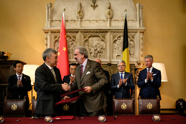 李克強訪問比利時期間ULB與中方簽訂協定