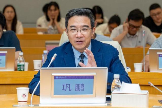 鞏鵬(深圳大學總醫院執行院長，深圳市醫師協會理事會副會長)