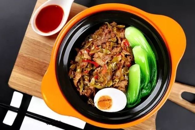 熱辣煲仔飯 熱辣煲仔飯