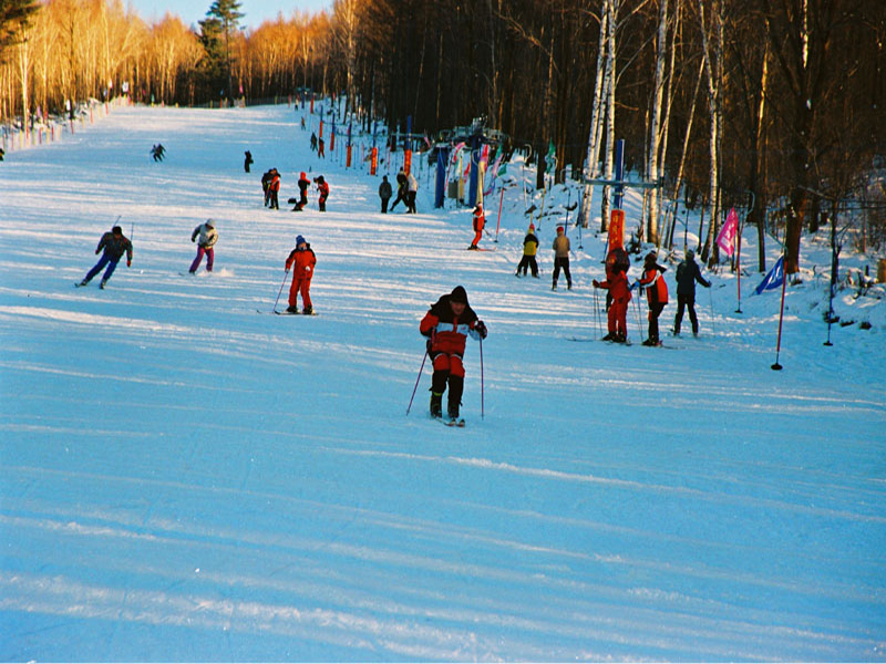 日月峽滑雪場