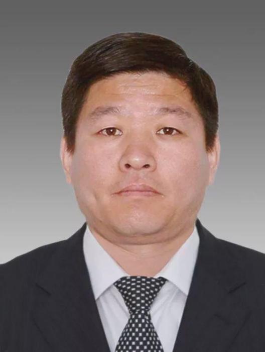 張雪冬(遼寧省北鎮市市委副書記、市政府市長) 張雪冬(遼寧省北鎮市市委副書記、市政府市長)