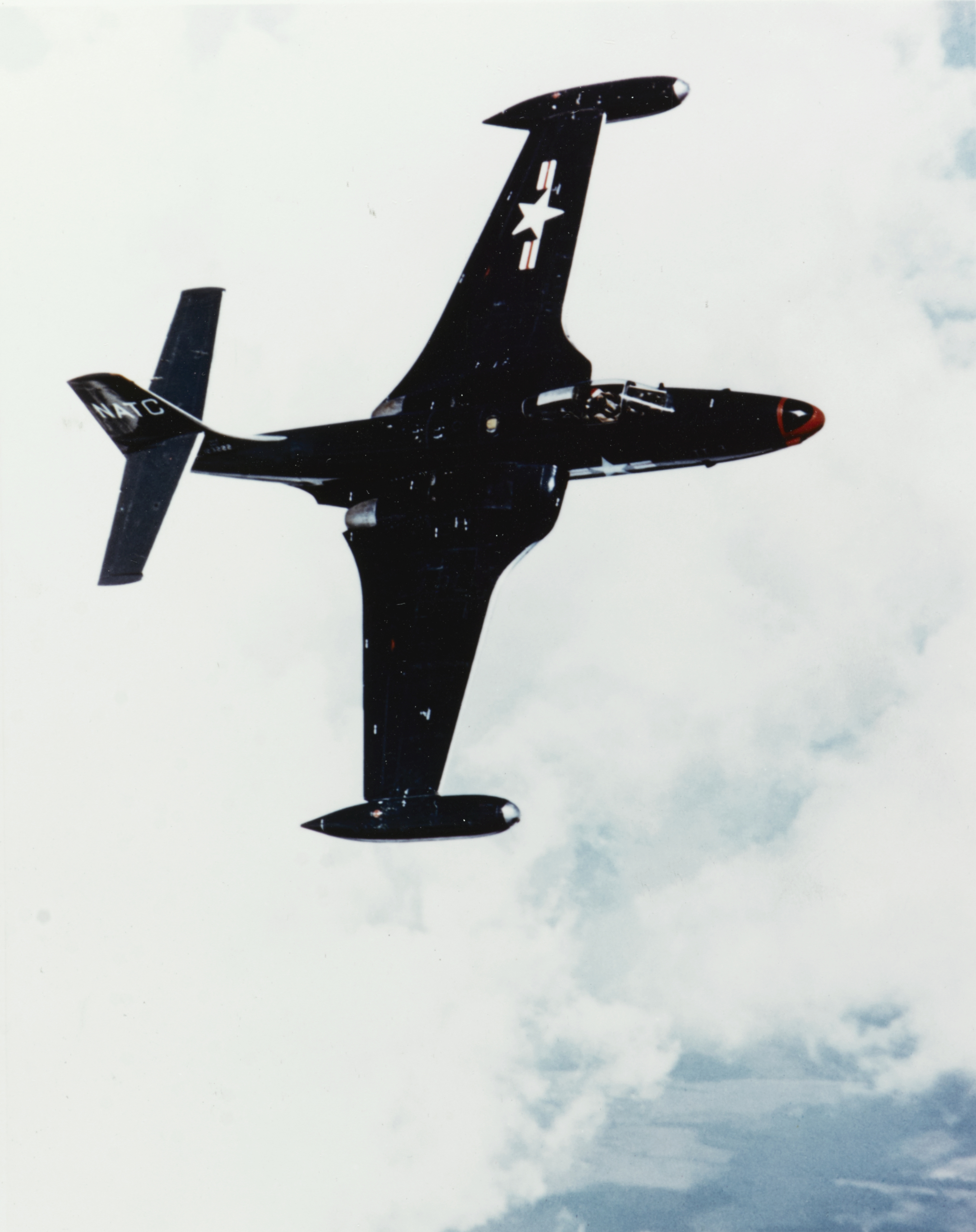 F-2戰鬥機(美國麥克唐納生產的艦載噴氣戰鬥機)