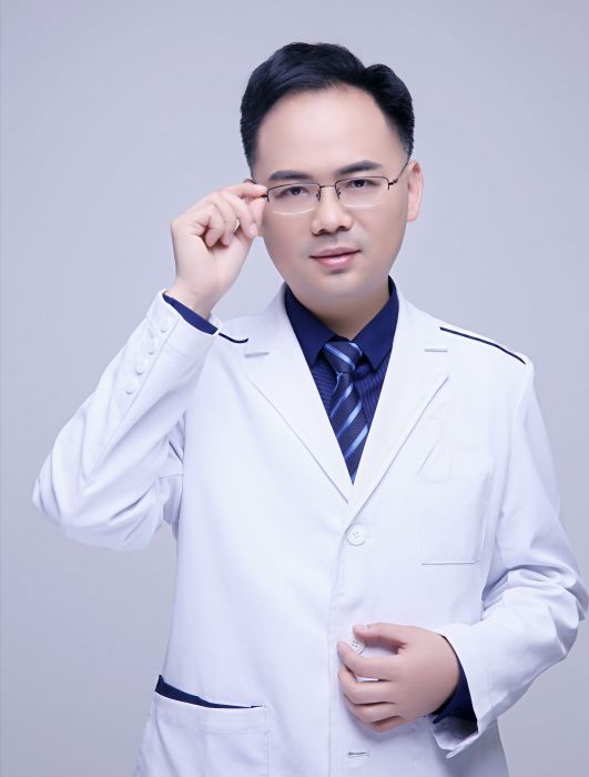 謝洪(常州柏美醫療美容門診部外科醫師) 謝洪(常州柏美醫療美容門診部外科醫師)