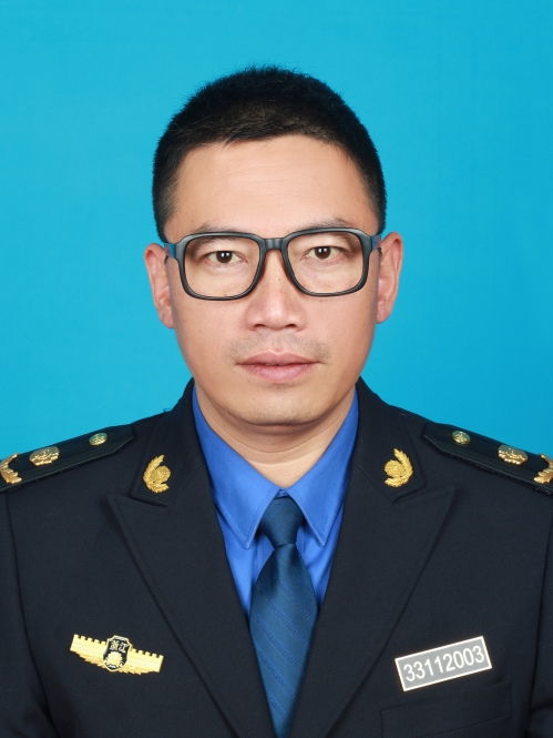 謝海根(龍泉市綜合行政執法局黨組成員、副局長) 謝海根(龍泉市綜合行政執法局黨組成員、副局長)