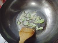 黃花菜炒雞肉