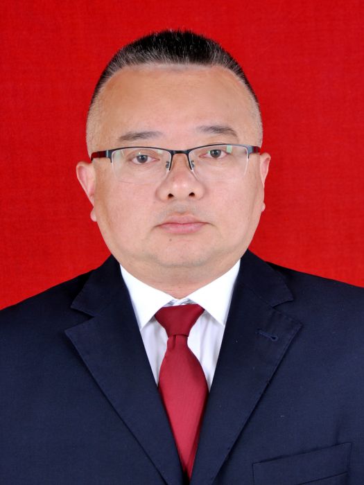 謝繼宏(安徽省黃山市祁門縣平里鎮黨委副書記、鎮長) 謝繼宏(安徽省黃山市祁門縣平里鎮黨委副書記、鎮長)