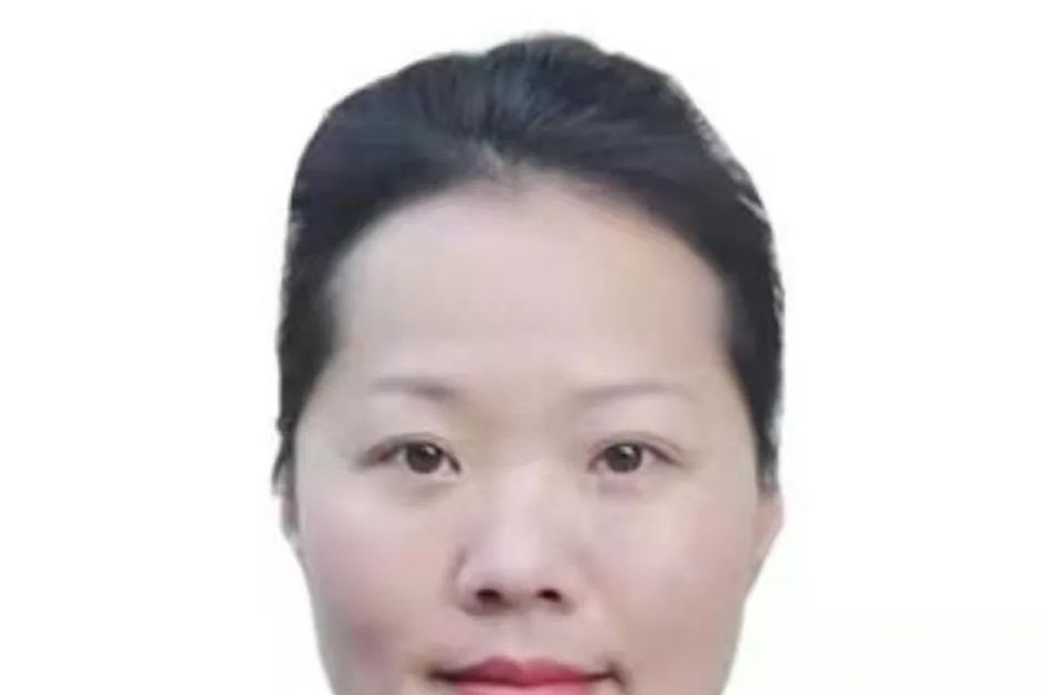 李春(四川省女子監獄五監區監區長) 李春(四川省女子監獄五監區監區長)