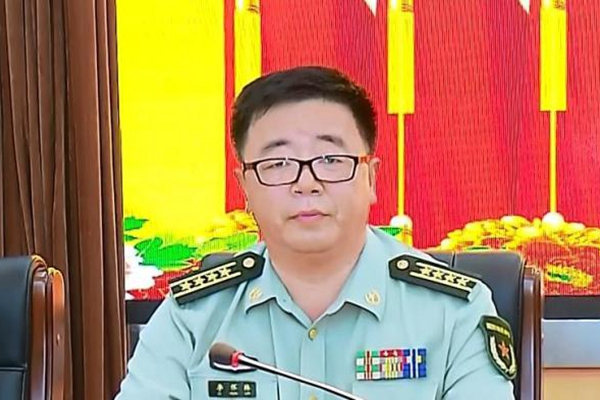李懷林(山東省濟南市委常委、濟南警備區政治委員) 李懷林(山東省濟南市委常委、濟南警備區政治委員)