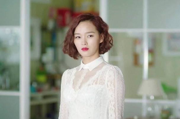 梁大美 梁大美