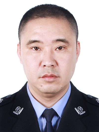 何林(四川省成都市公安局錦江區分局黨委委員、副分局長) 何林(四川省成都市公安局錦江區分局黨委委員、副分局長)