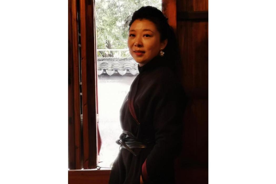劉慧(東華大學服裝與藝術設計學院教授) 劉慧(東華大學服裝與藝術設計學院教授)