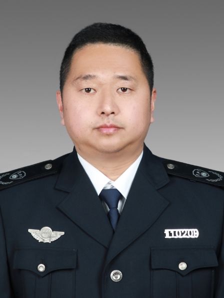 張軍偉(浙江省麗水市生態環境局龍泉分局黨組成員、總工程師) 張軍偉(浙江省麗水市生態環境局龍泉分局黨組成員、總工程師)