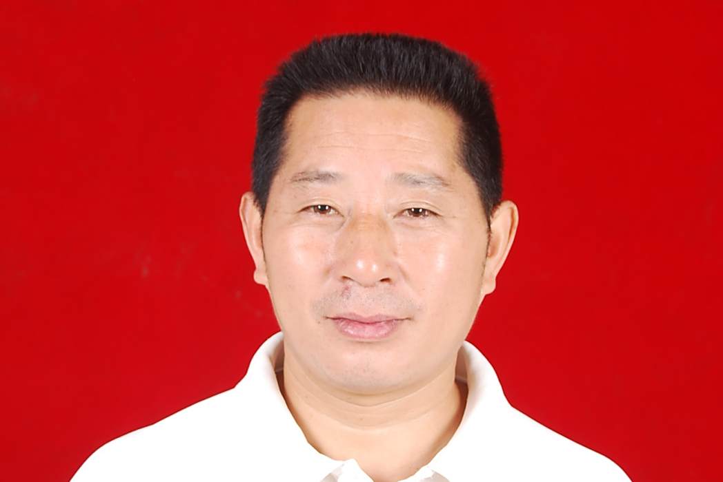 岳中祥(成都市大邑縣悅來鎮原龍泉村黨支部書記) 岳中祥(成都市大邑縣悅來鎮原龍泉村黨支部書記)