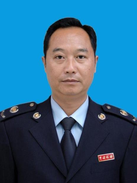 王德軍(國家稅務總局保山市昌寧縣稅務黨委委員、局副局長、二級主辦) 王德軍(國家稅務總局保山市昌寧縣稅務黨委委員、局副局長、二級主辦)