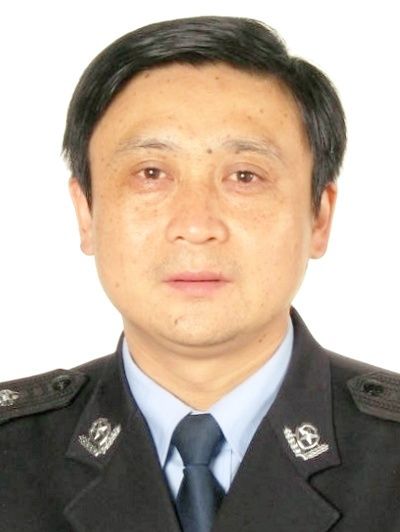 張斌(安徽省廬江縣公安局黨委委員、副局長)