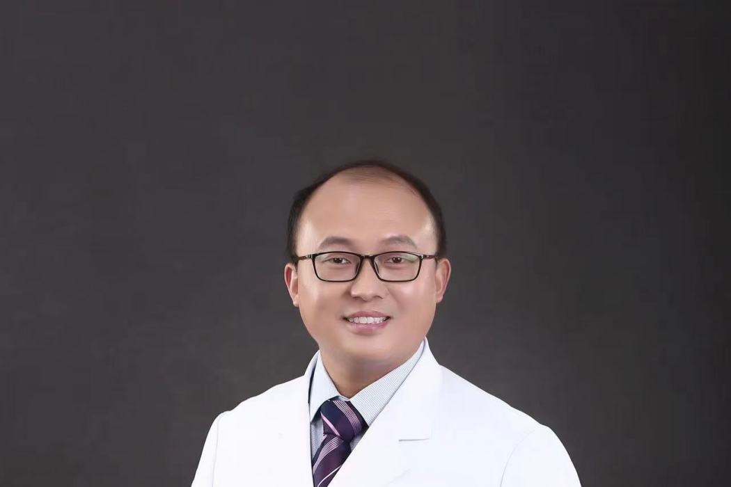 李一鵬(石家莊市人民醫院范西路院區骨科副主任，副主任醫師，醫學博士)