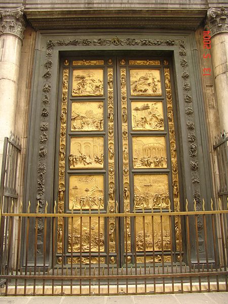 洗禮堂的銅門是吉貝爾蒂的作品“天國之門”