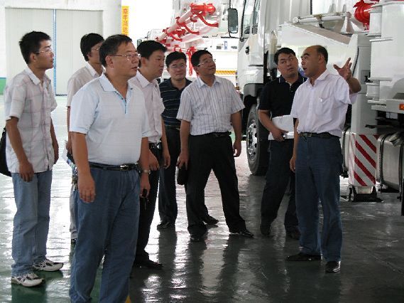 吳永根(楓橋萬廈物業管理有限公司董事長) 吳永根(楓橋萬廈物業管理有限公司董事長)