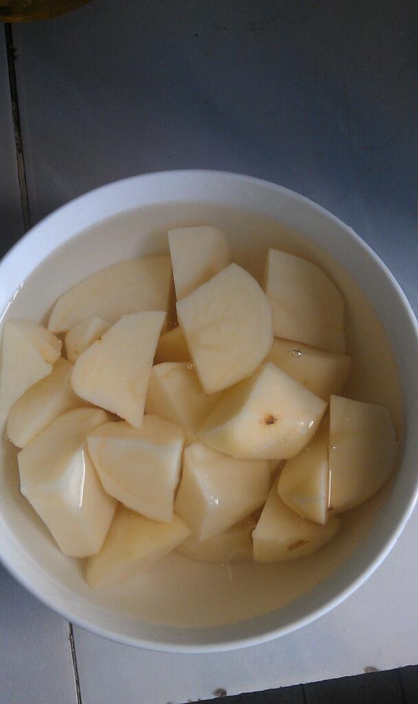土豆胡蘿蔔燉排骨湯