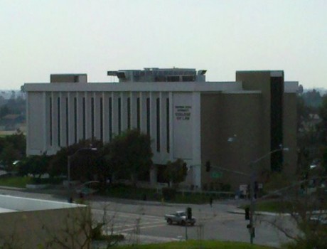 西部州立大學法律學院