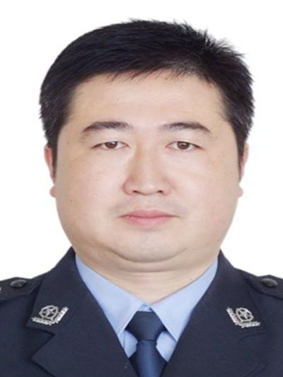 劉志剛(內蒙古自治區阿拉善盟公安局黨委副書記、副局長) 劉志剛(內蒙古自治區阿拉善盟公安局黨委副書記、副局長)