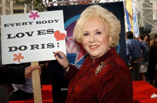 多莉絲·羅伯茨(Doris Roberts) 多莉絲·羅伯茨(Doris Roberts)