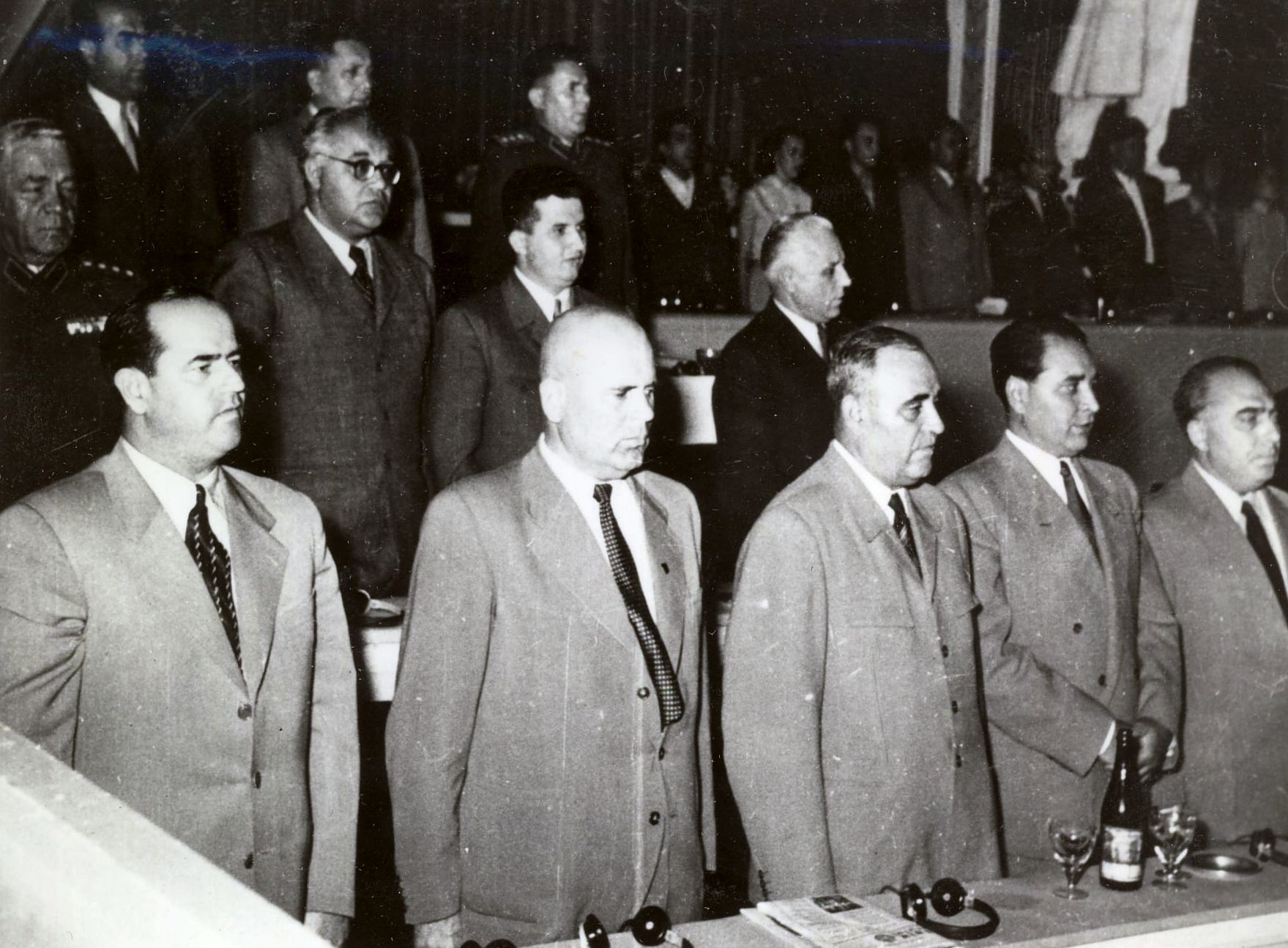 1956年6月，羅馬尼亞共青團“六大”
