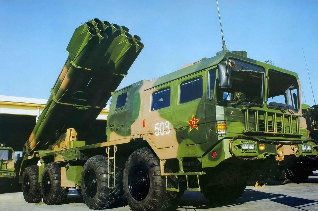 解放軍新型衛士-2大口徑遠程火箭炮