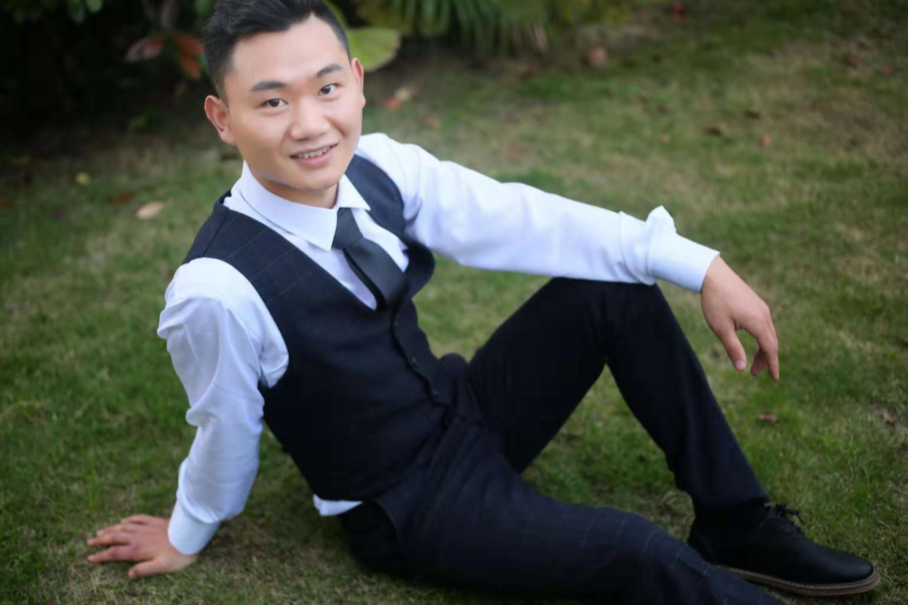 姚建洪(中國內地男導演、演員) 姚建洪(中國內地男導演、演員)