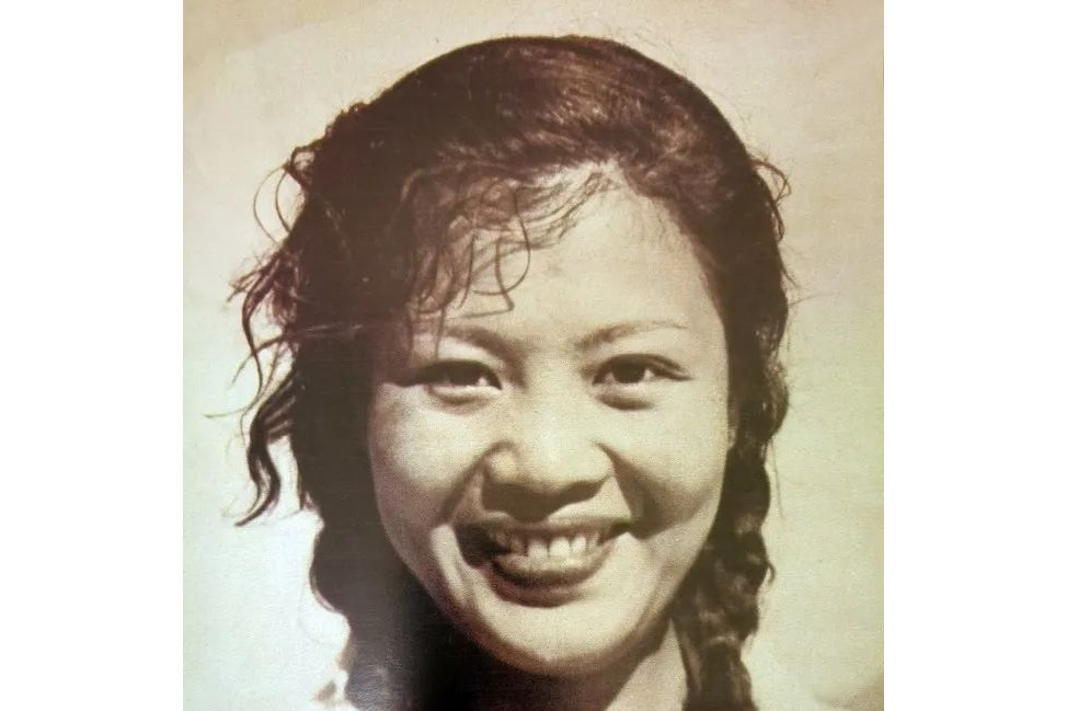 李露玲 李露玲