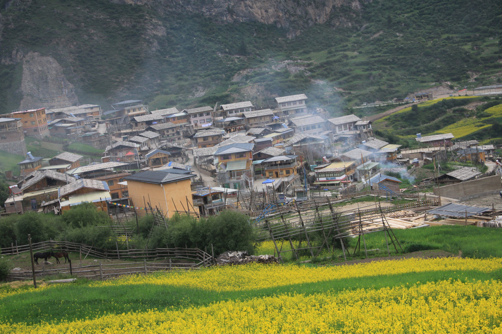 圍山寨村 圍山寨村