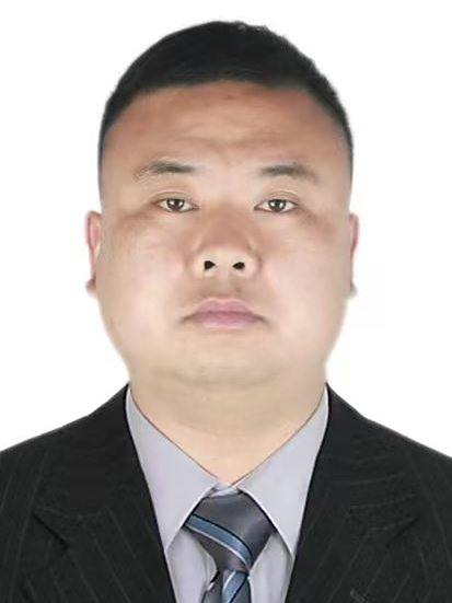 周堃(貴州省畢節市納雍縣新房彝族苗族鄉黨委委員、人大主席) 周堃(貴州省畢節市納雍縣新房彝族苗族鄉黨委委員、人大主席)