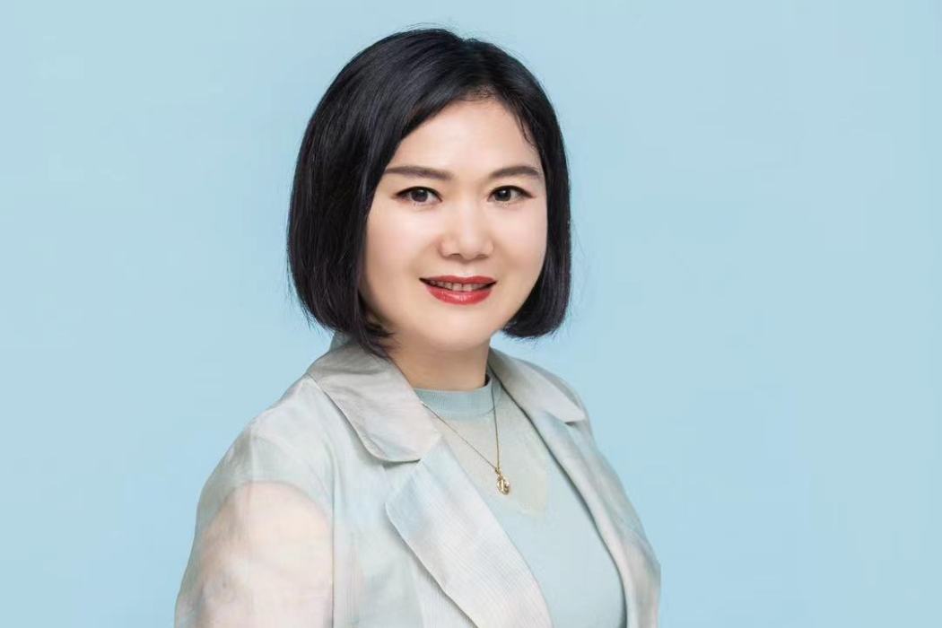 余春華(油畫家、湖北華夏人文藝術研究院院長、襄陽市政協委員)