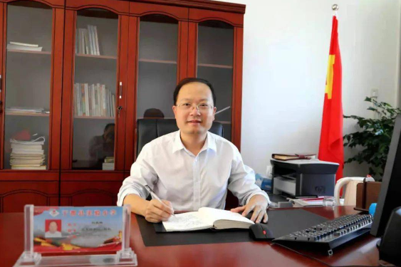 劉慶祥(于都縣實驗國小校長) 劉慶祥(于都縣實驗國小校長)