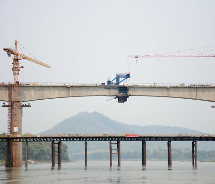 中老鐵路琅勃拉邦湄公河特大橋