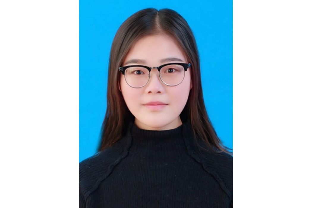 瞿書佳