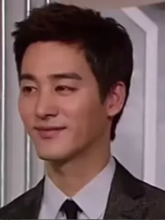 李在熙(《來了!張寶利》中由吳昶錫飾演的庶子角色) 李在熙(《來了!張寶利》中由吳昶錫飾演的庶子角色)