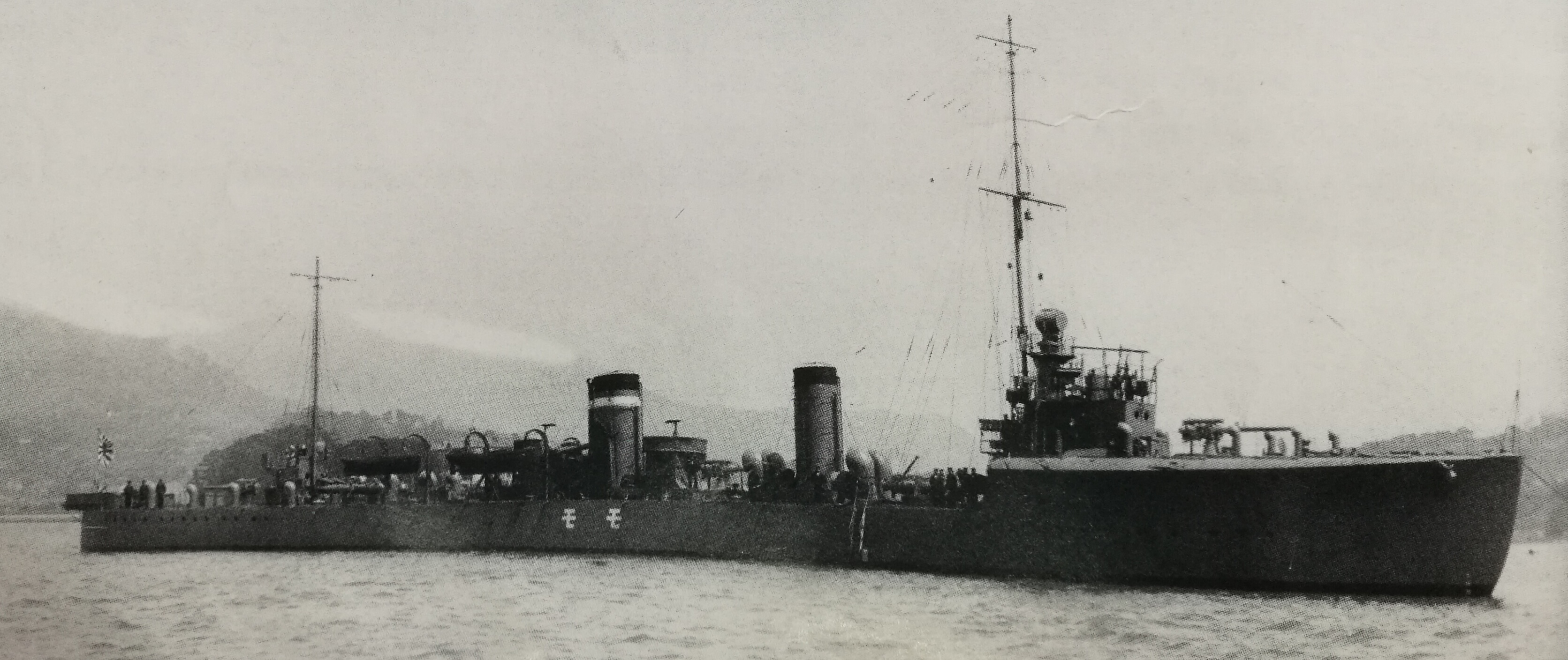 桃號，該級驅逐艦是最早裝備三聯裝魚雷發射管的艦級